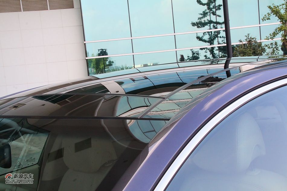 进口起亚凯尊上市现场图