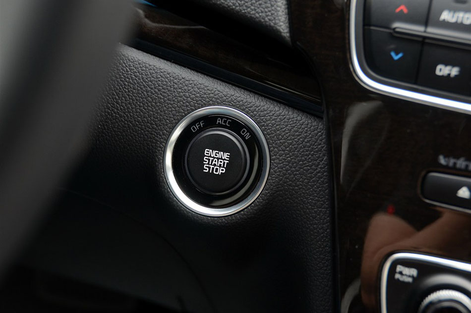 2013款凯尊2.4L 旗舰型 内饰