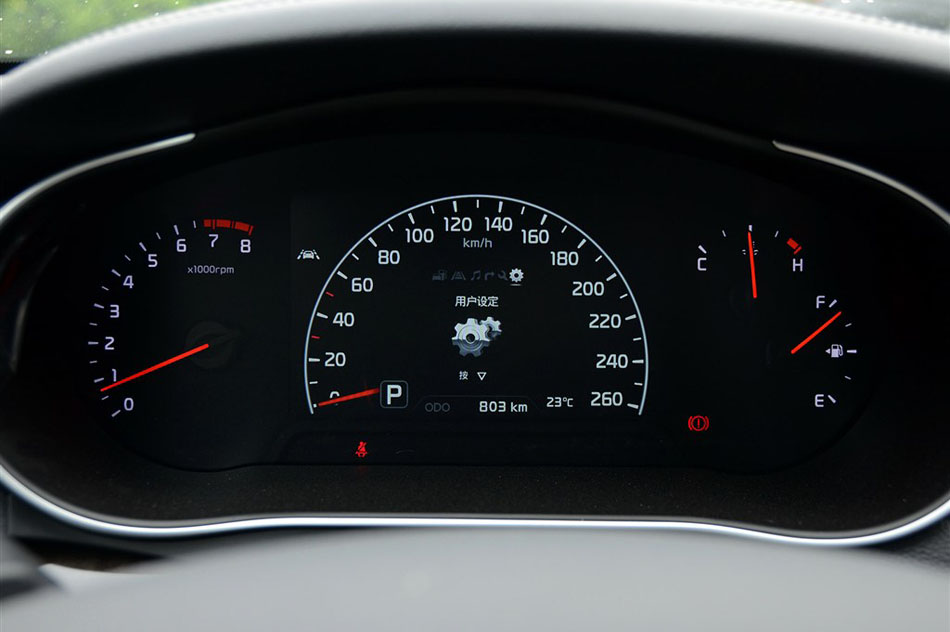 2013款凯尊2.4L 旗舰型 内饰