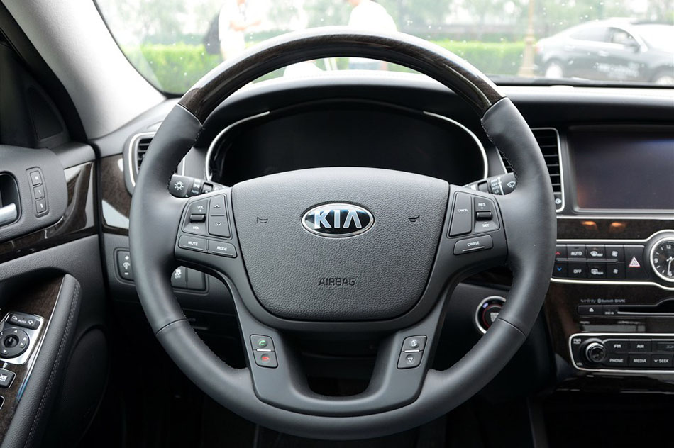 2013款凯尊2.4L 旗舰型 内饰