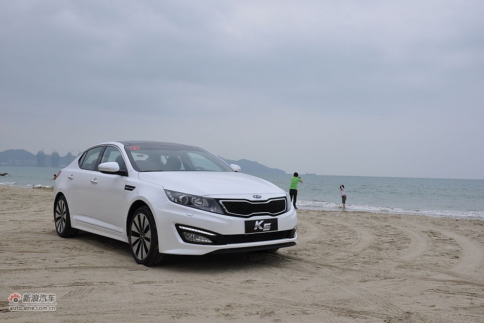 东风悦达起亚K5外观