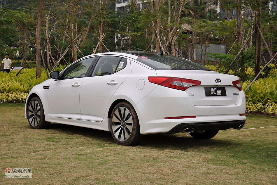 东风悦达起亚K5外观