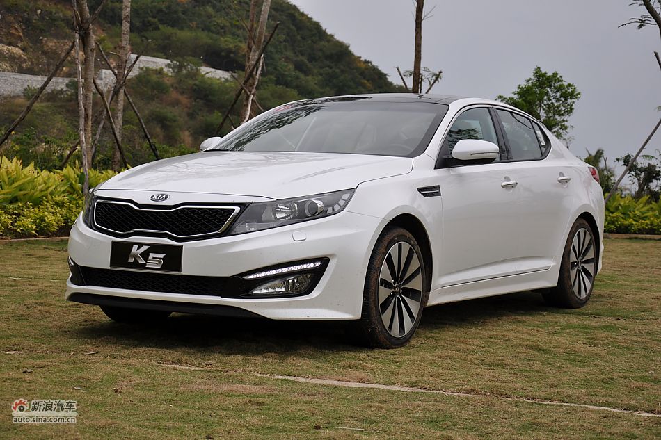 东风悦达起亚K5外观