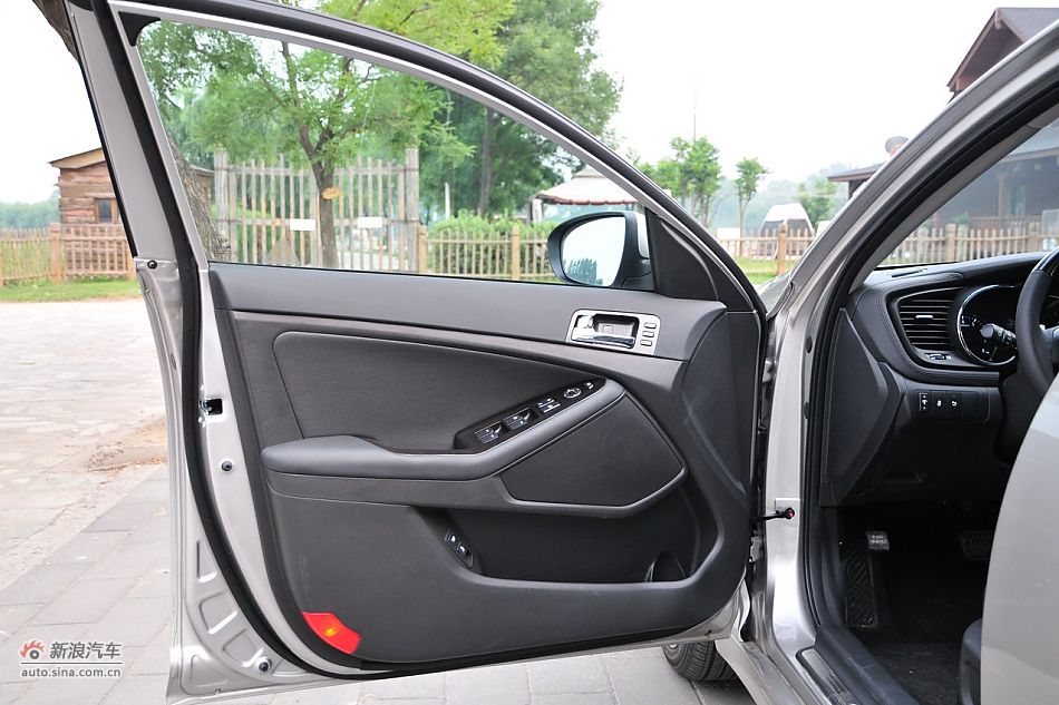 2011款东风悦达起亚K5