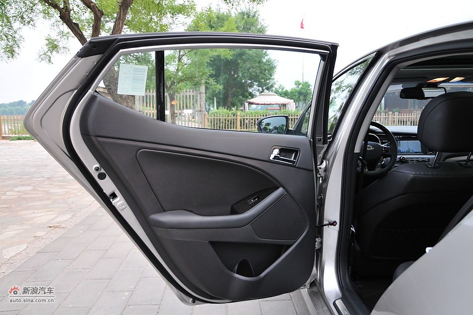 2011款东风悦达起亚K5