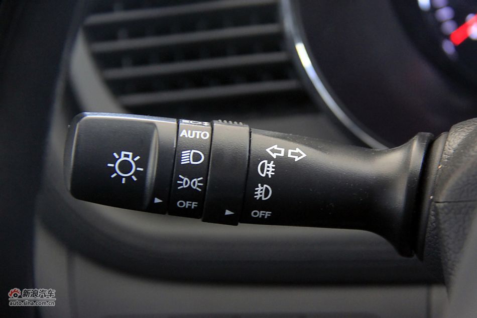 2011款起亚K5高清到店实拍