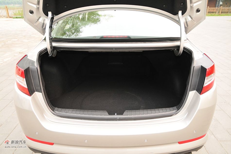 2011款东风悦达起亚K5