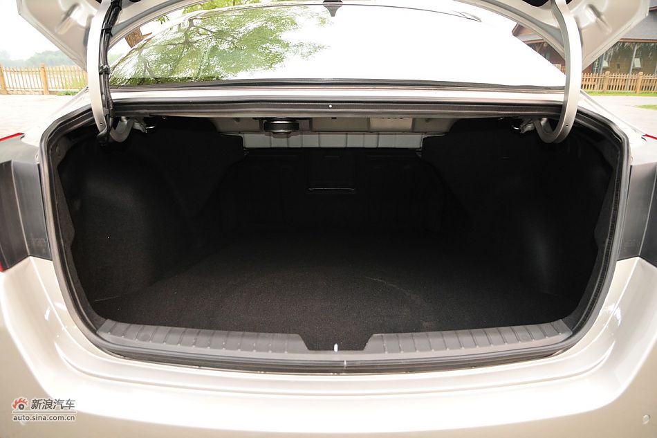 2011款东风悦达起亚K5