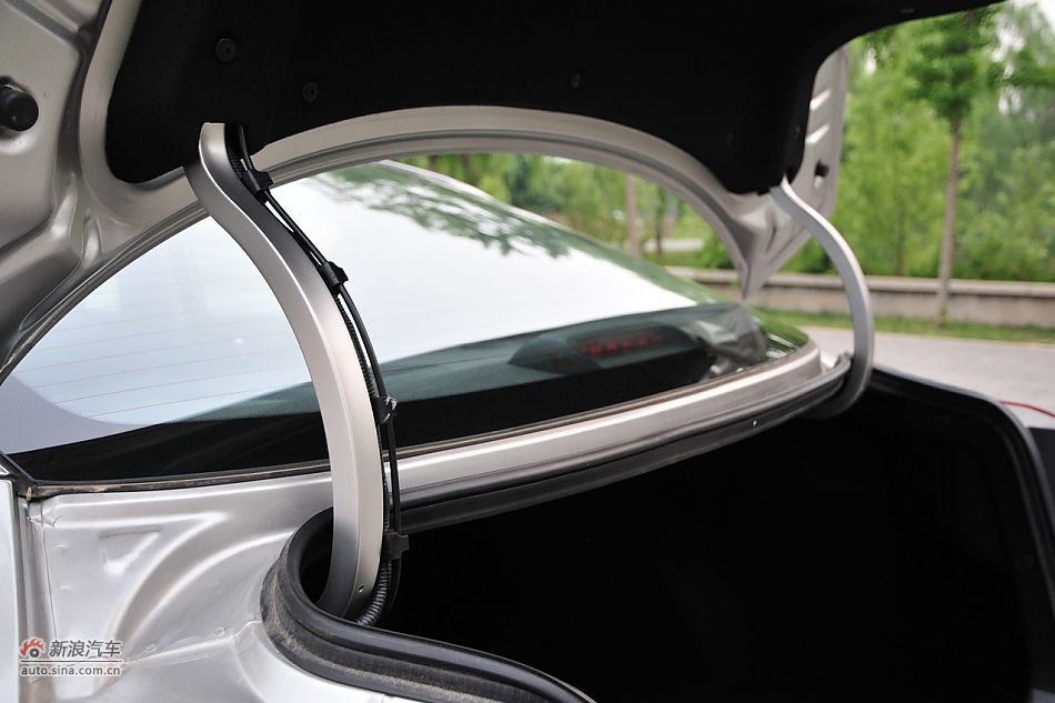 2011款东风悦达起亚K5