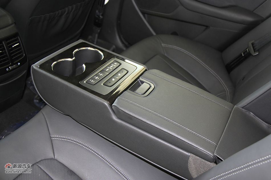 2011款起亚K5高清到店实拍