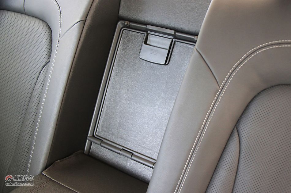 2011款起亚K5高清到店实拍