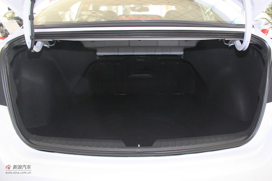 2011款起亚K5高清到店实拍