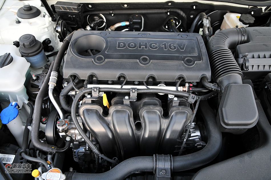 起亚K5发动机舱