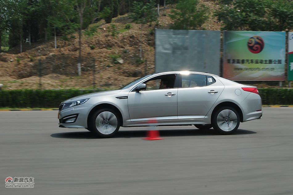 2011款东风悦达起亚K5