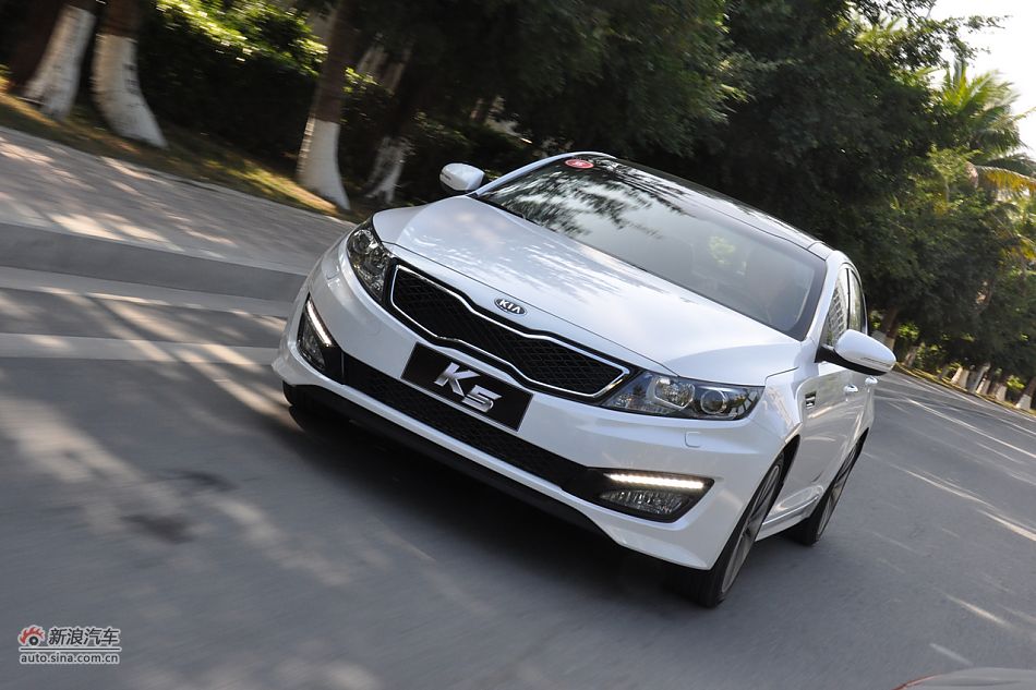 东风悦达起亚K5试车