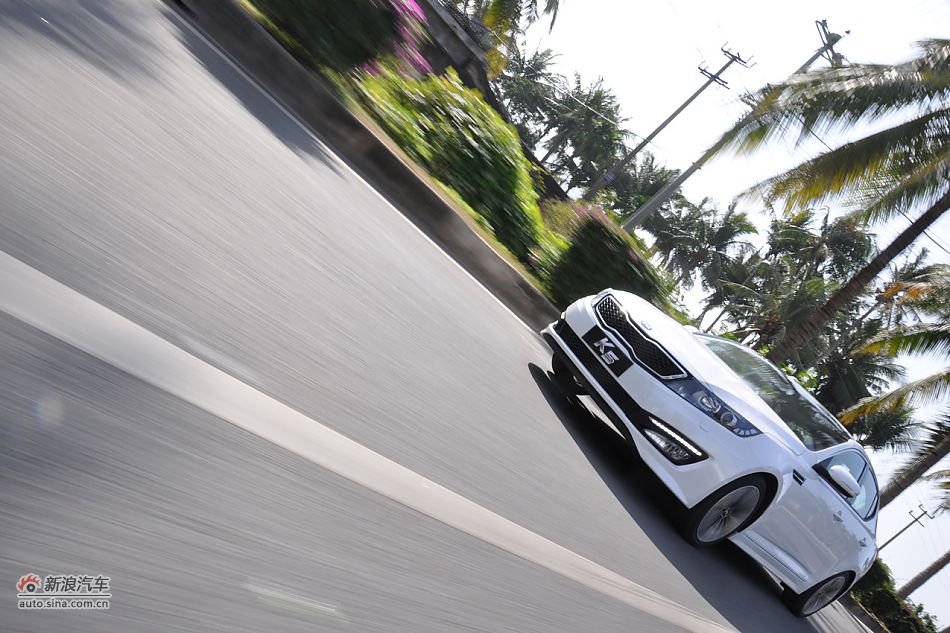 东风悦达起亚K5试车