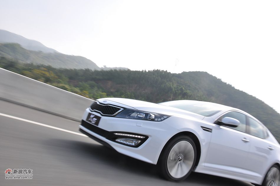 东风悦达起亚K5试车