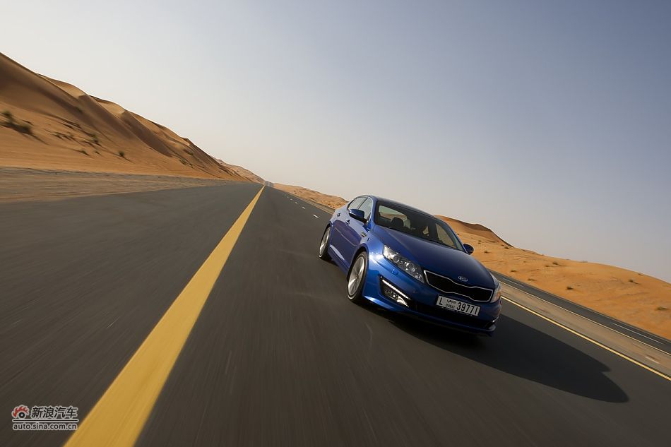 起亚K5试车实拍