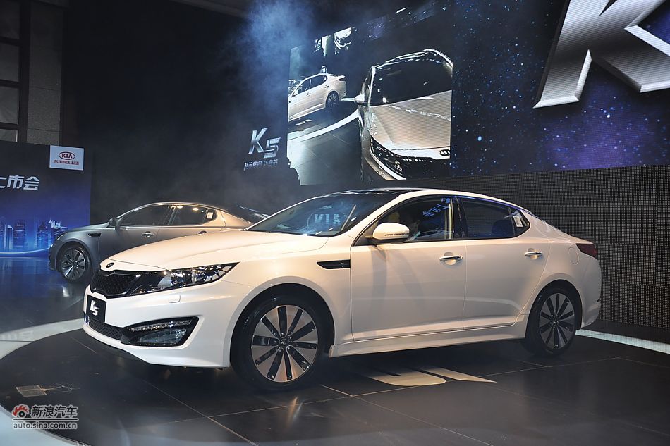 东风悦达起亚K5上市现场图