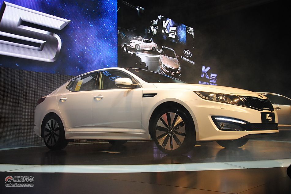 东风悦达起亚K5上市现场图