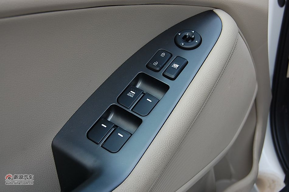 2011款东风悦达起亚K5