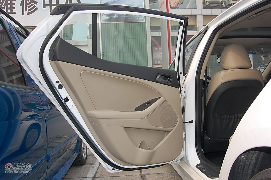 2011款东风悦达起亚K5