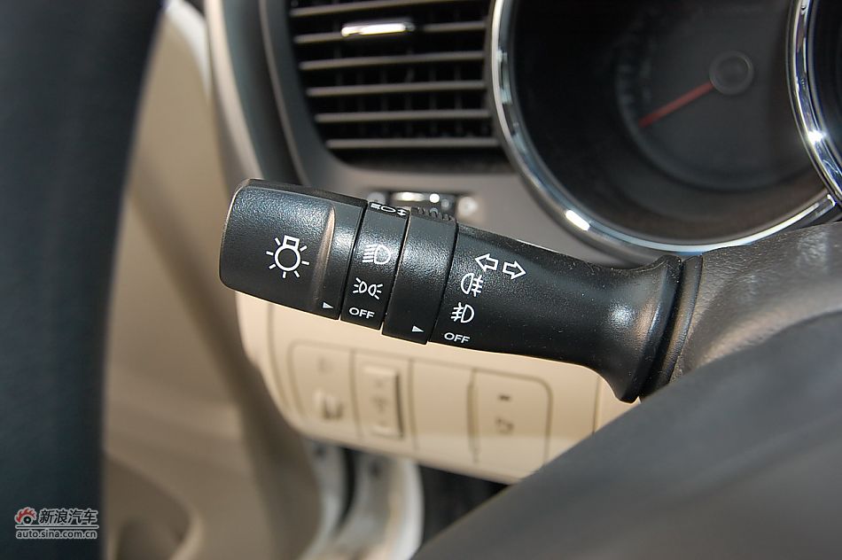 2011款东风悦达起亚K5