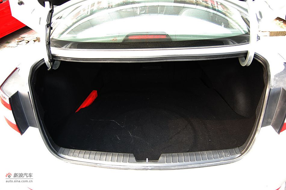 2011款东风悦达起亚K5