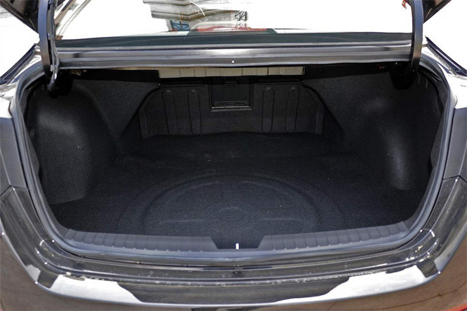 起亚K5 2012款 2.0L AT Premium 空间