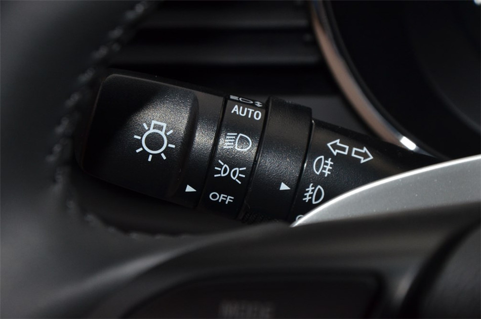 2014款 2.0T AT Turbo 内饰