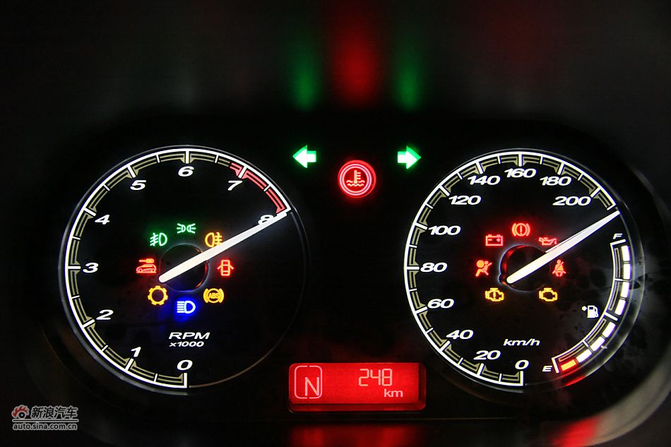 MG3内饰功能图片