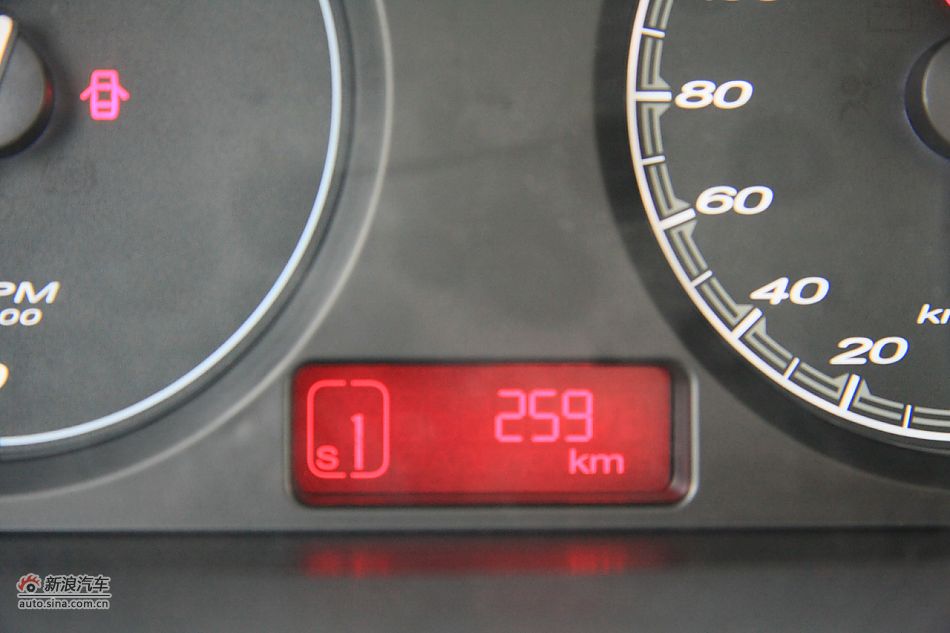 MG3内饰功能图片