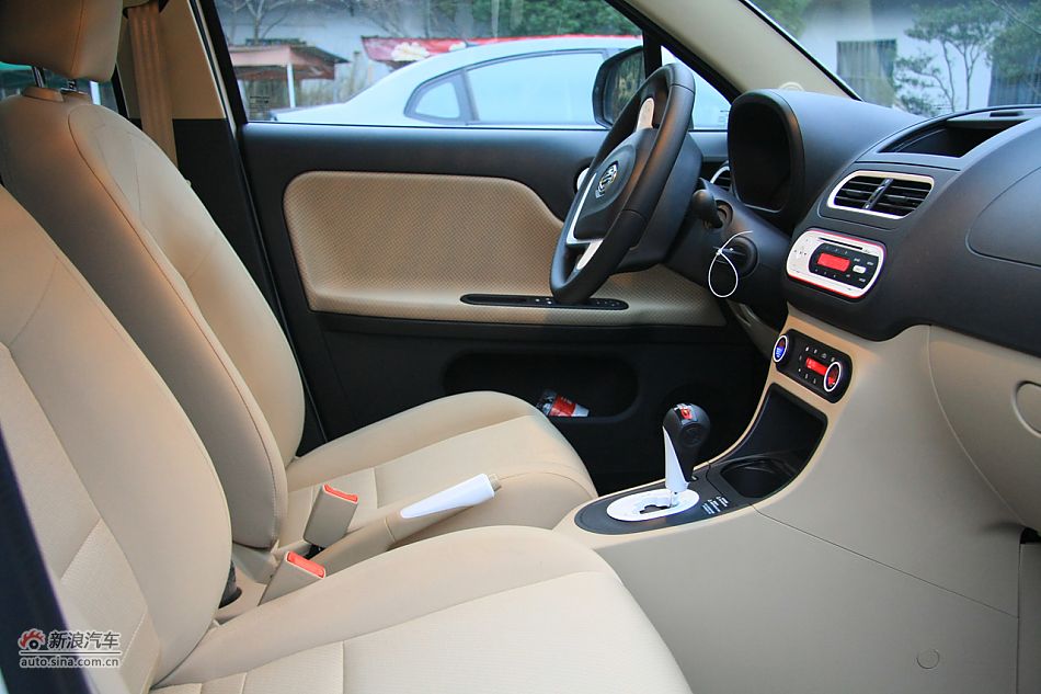 MG3座椅空间图片