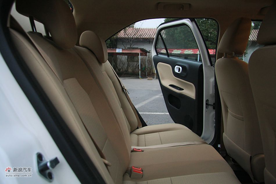 MG3座椅空间图片