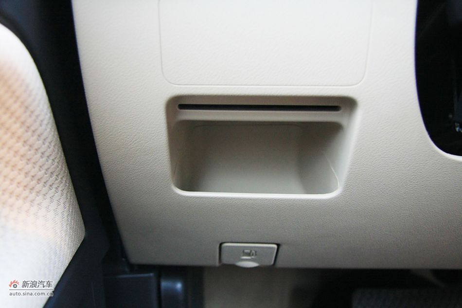 MG3座椅空间图片