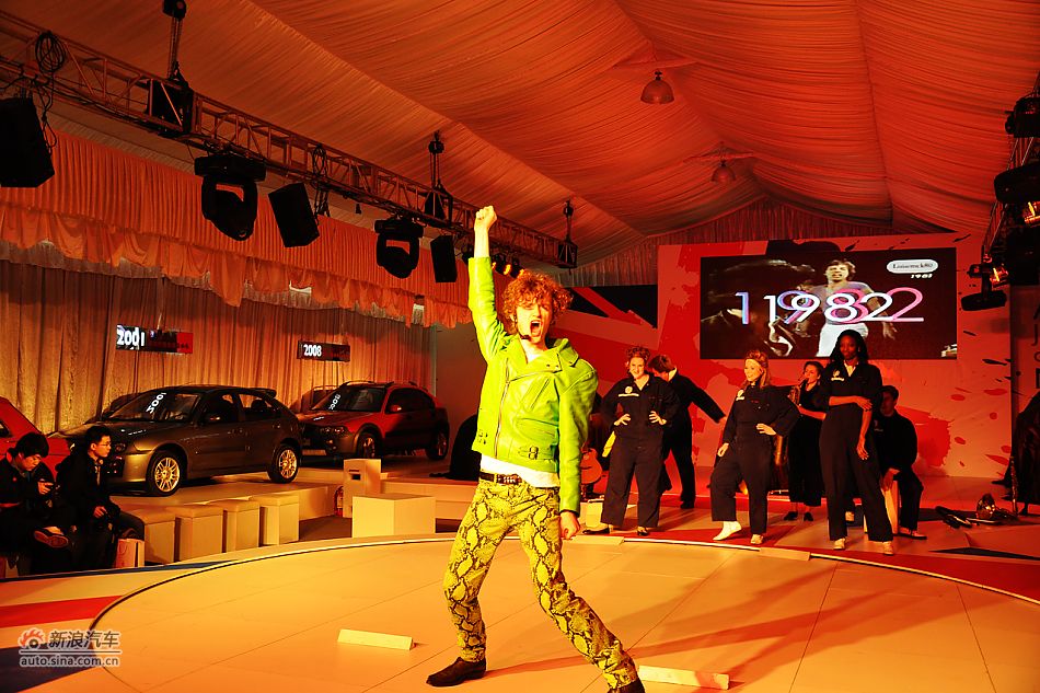 英国国立青年剧团助兴新MG3上市发布会