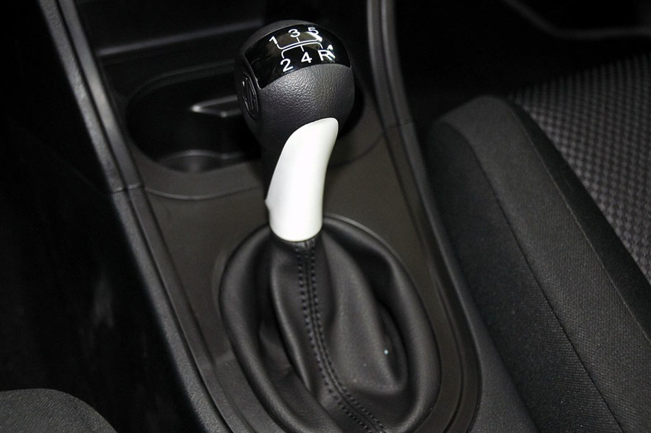 2013款 1.5L 手动超值版 内饰