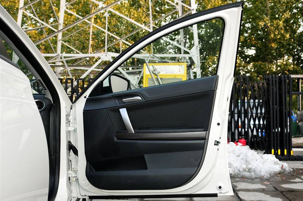 掀背 2013款 1.8T MT GT超值版 空间