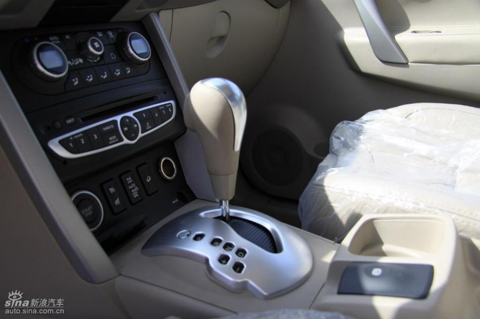 新浪试驾雷诺科雷傲内饰实拍图