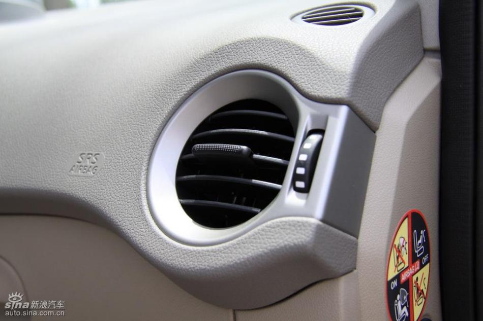 新浪试驾雷诺科雷傲内饰实拍图