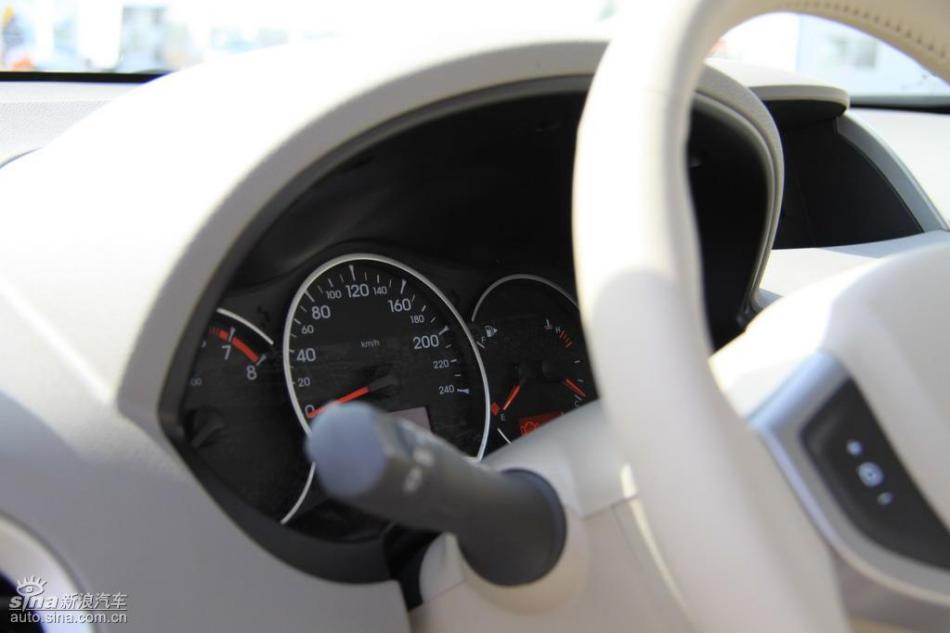 新浪试驾雷诺科雷傲内饰实拍图