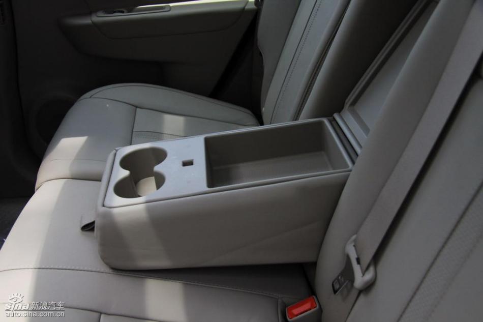 新浪试驾雷诺科雷傲内饰实拍图