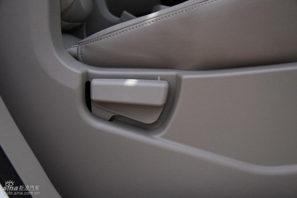 新浪试驾雷诺科雷傲内饰实拍图