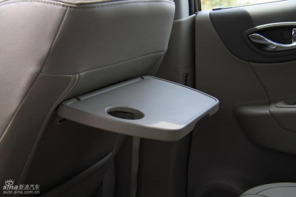 新浪试驾雷诺科雷傲内饰实拍图