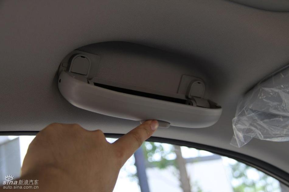 新浪试驾雷诺科雷傲内饰实拍图