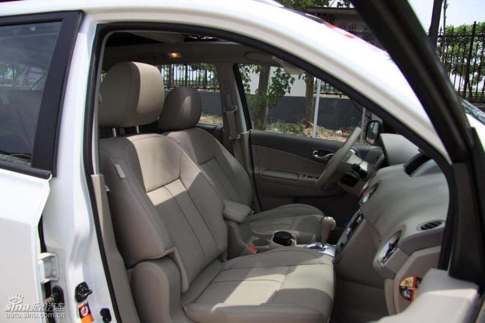 新浪试驾雷诺科雷傲内饰实拍图