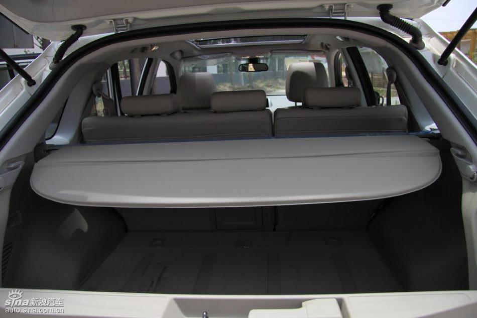 新浪试驾雷诺科雷傲内饰实拍图