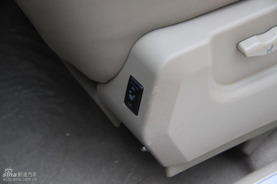 新浪试驾雷诺科雷傲内饰实拍图