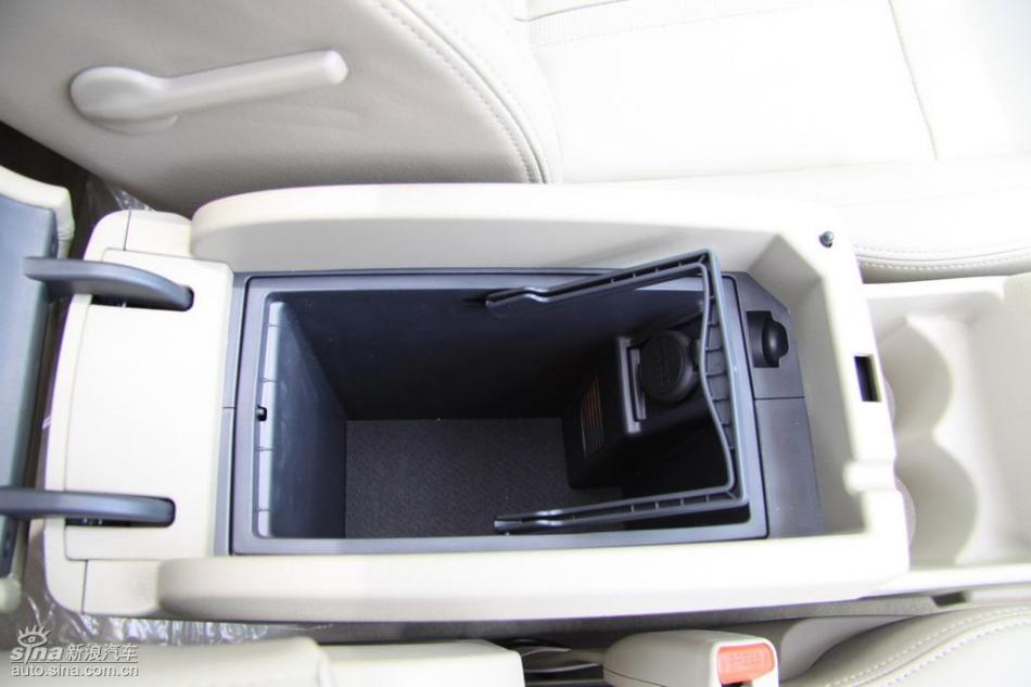 新浪试驾雷诺科雷傲内饰实拍图