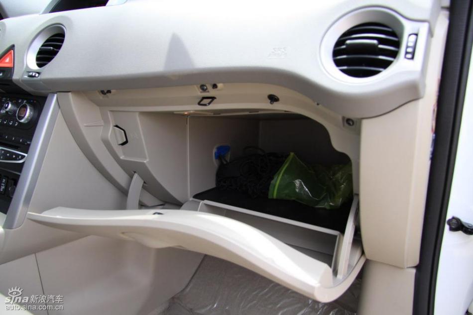 新浪试驾雷诺科雷傲内饰实拍图